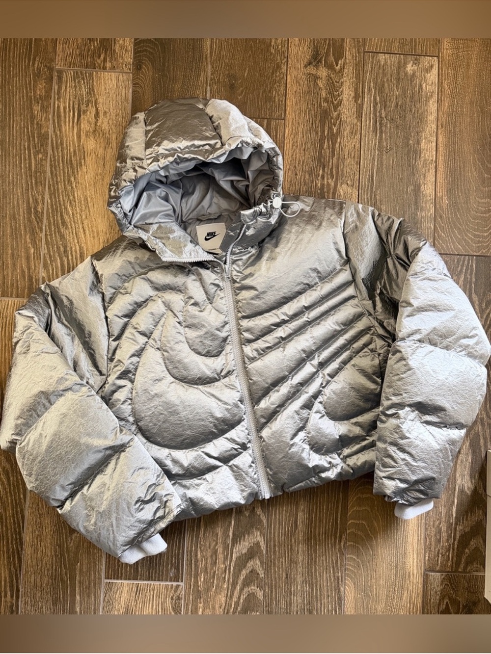 Nike Sportswear Swoosh Women's Metallic Therma-FIT Oversized Down Puffer Jacket - Picture 2 of 13
